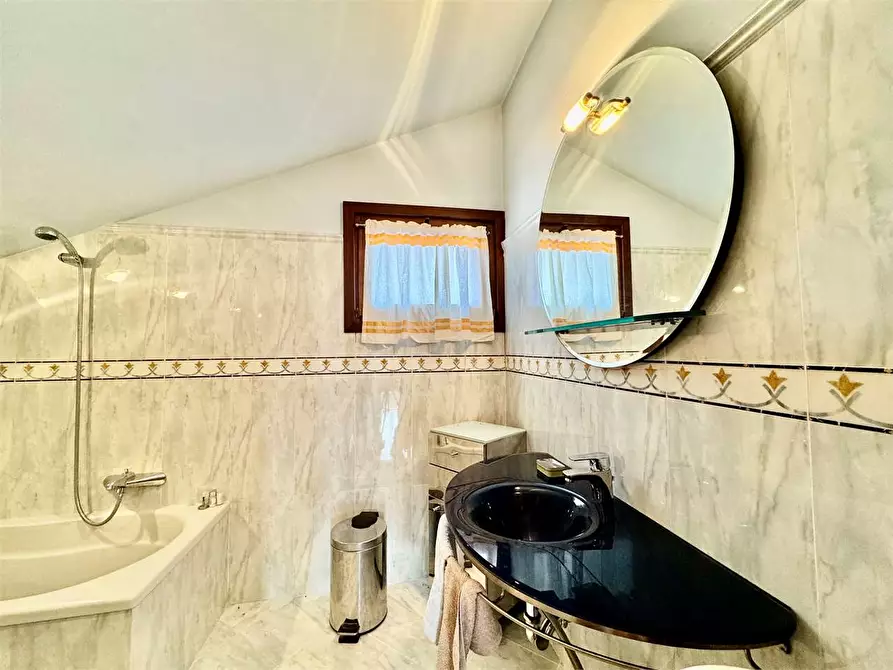Immagine 68 di Villa in vendita  in Via Silvio Del Becchi a Pontedassio