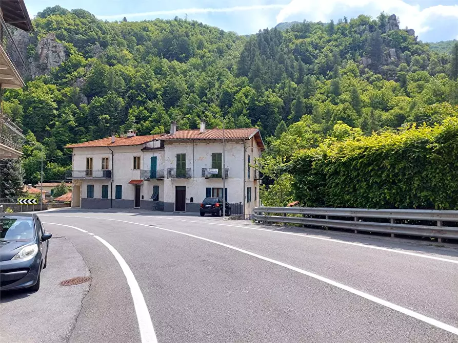 Immagine 38 di Appartamento in vendita  in Viale Cagna  66 a Ormea
