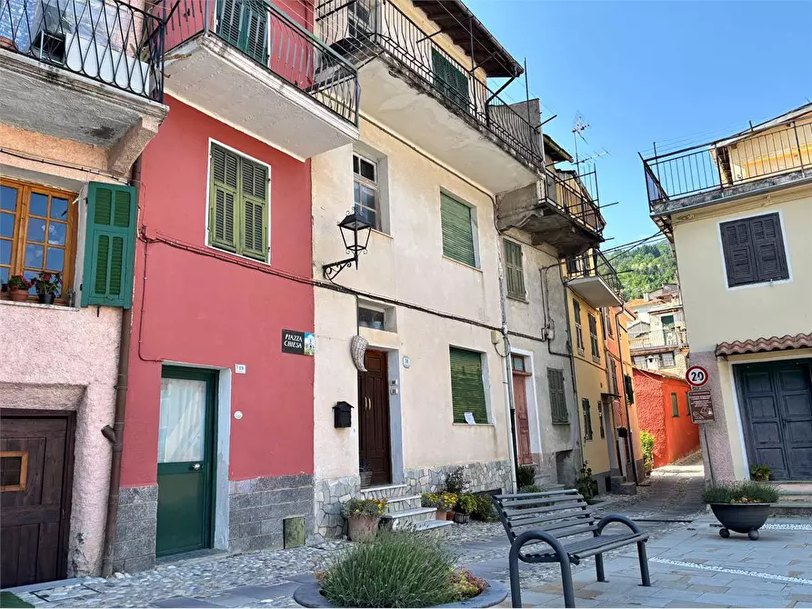 Immagine 1 di Appartamento in vendita  in Piazza Chiesa 20 a Cosio D'arroscia