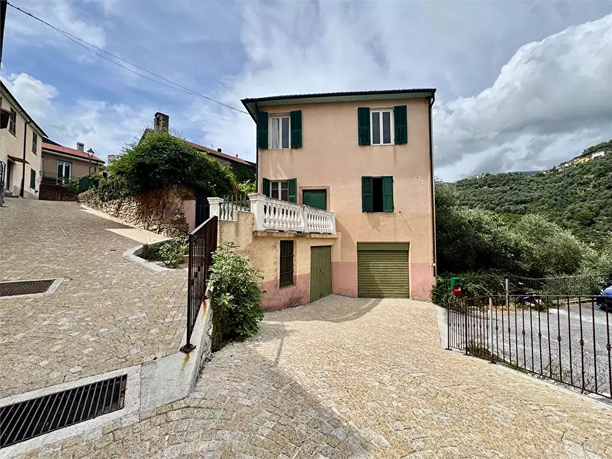 Immagine 2 di Casa indipendente in vendita  in Piazza Pietro Verano a Chiusavecchia