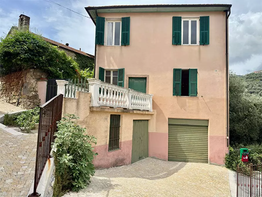 Immagine 10 di Casa indipendente in vendita  in Piazza Pietro Verano a Chiusavecchia