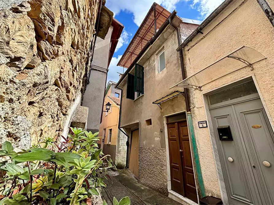 Immagine 1 di Casa indipendente in vendita  in Via Principale 3 a Aurigo