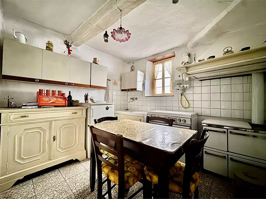 Immagine 1 di Casa indipendente in vendita  a Chiusanico