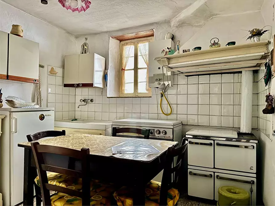 Immagine 4 di Casa indipendente in vendita  a Chiusanico