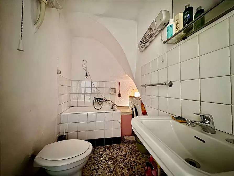 Immagine 16 di Casa indipendente in vendita  a Chiusanico