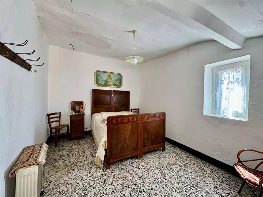 Immagine 35 di Casa indipendente in vendita  a Chiusanico
