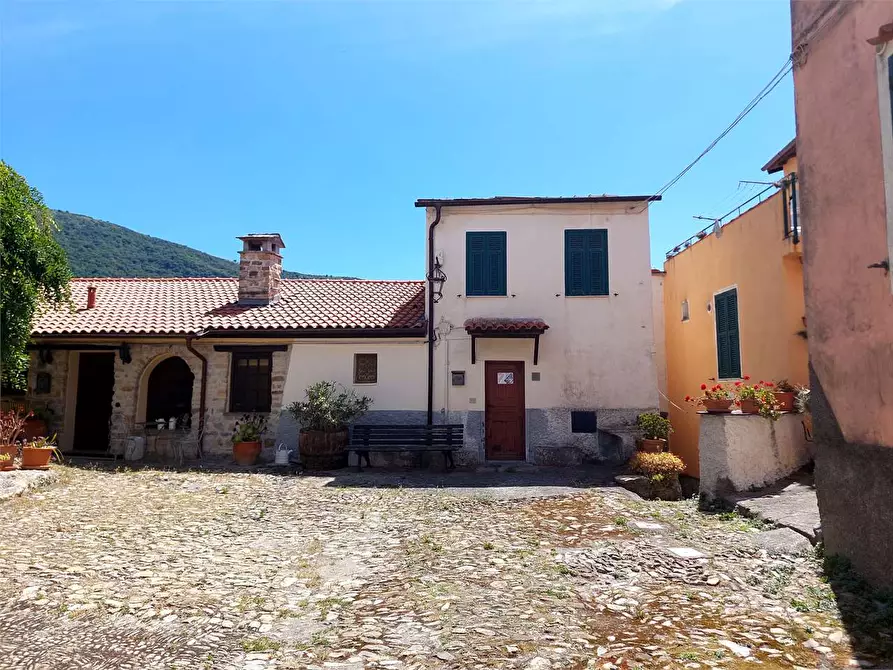 Immagine 4 di Casa indipendente in vendita  in Piazza Sant'anna 4 a Chiusanico