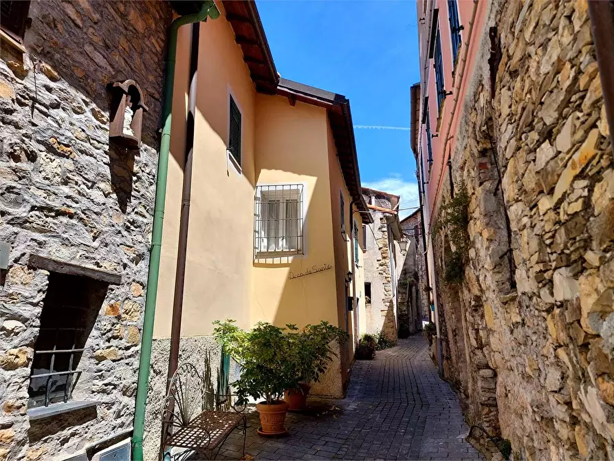 Immagine 19 di Stabile in vendita  in Via Umberto I  11 a Chiusanico