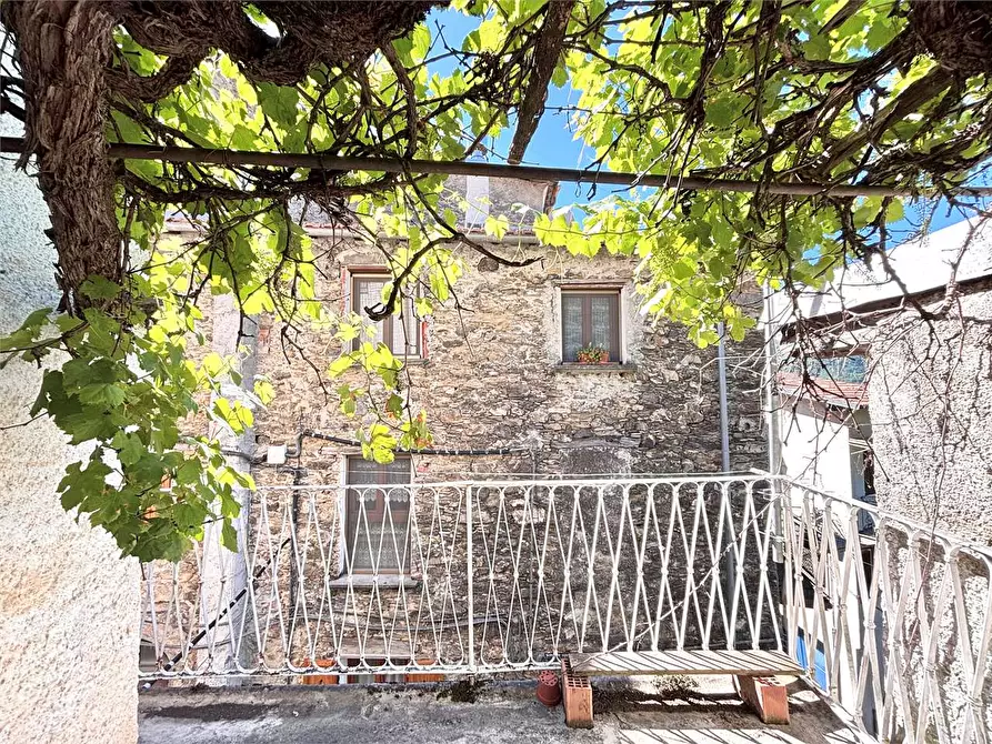 Immagine 4 di Appartamento in vendita  in Via Mendatica a Cosio D'arroscia