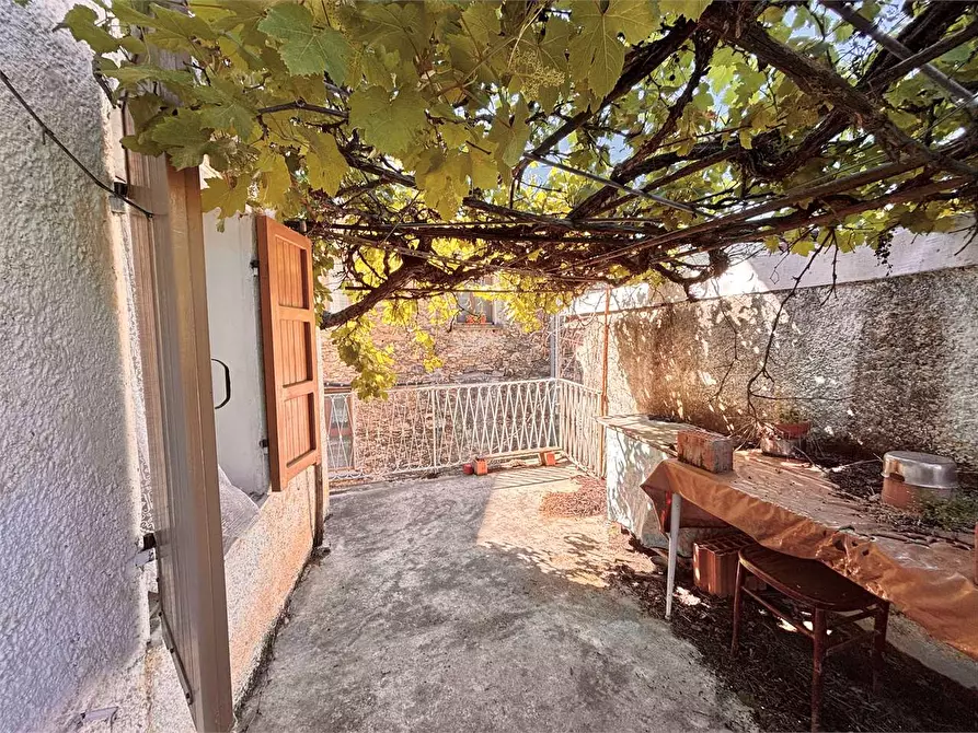 Immagine 2 di Appartamento in vendita  in Via Mendatica a Cosio D'arroscia