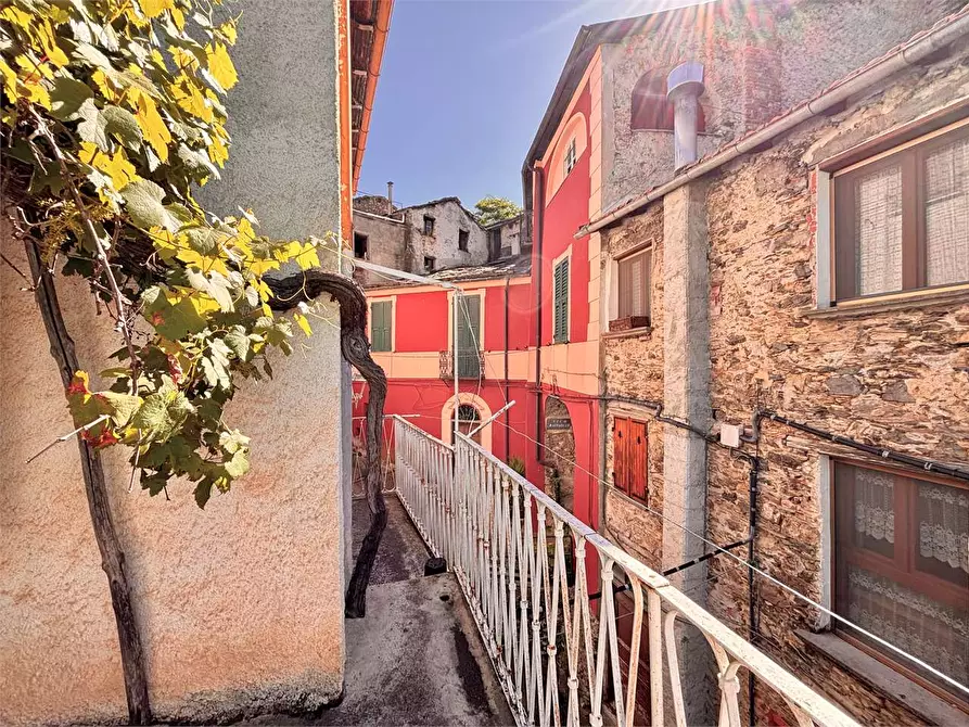 Immagine 1 di Appartamento in vendita  in Via Mendatica a Cosio D'arroscia
