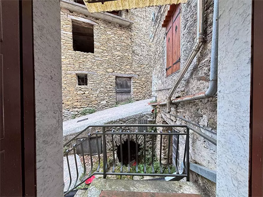 Immagine 48 di Quadrilocale in vendita  in Via Costa  20 a Armo