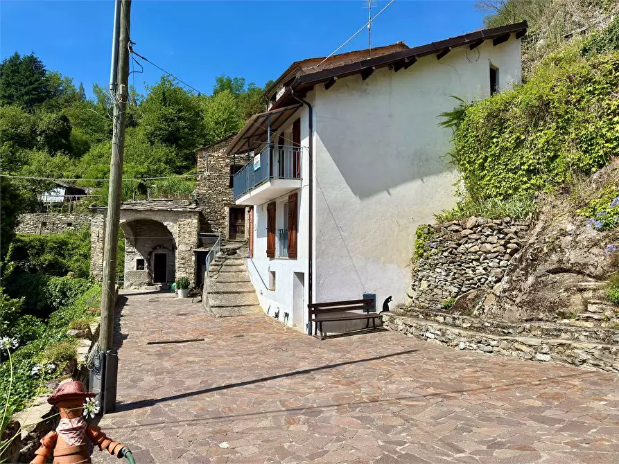 Immagine 1 di Casa indipendente in vendita  in Via Cavour 64 a Rezzo