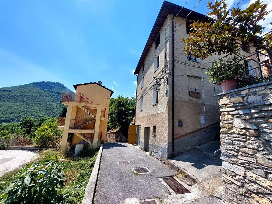 Immagine 4 di Casa indipendente in vendita  in Via Pieve di Teco  20 a Alto