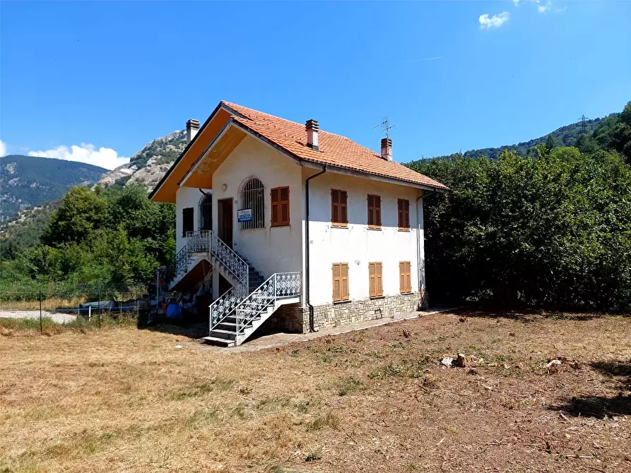Immagine 1 di Casa indipendente in vendita  in Strada Statale 28 116 a Pornassio