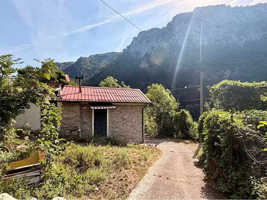 Immagine 33 di Casa indipendente in vendita  in Frazione Cantarana a Ormea