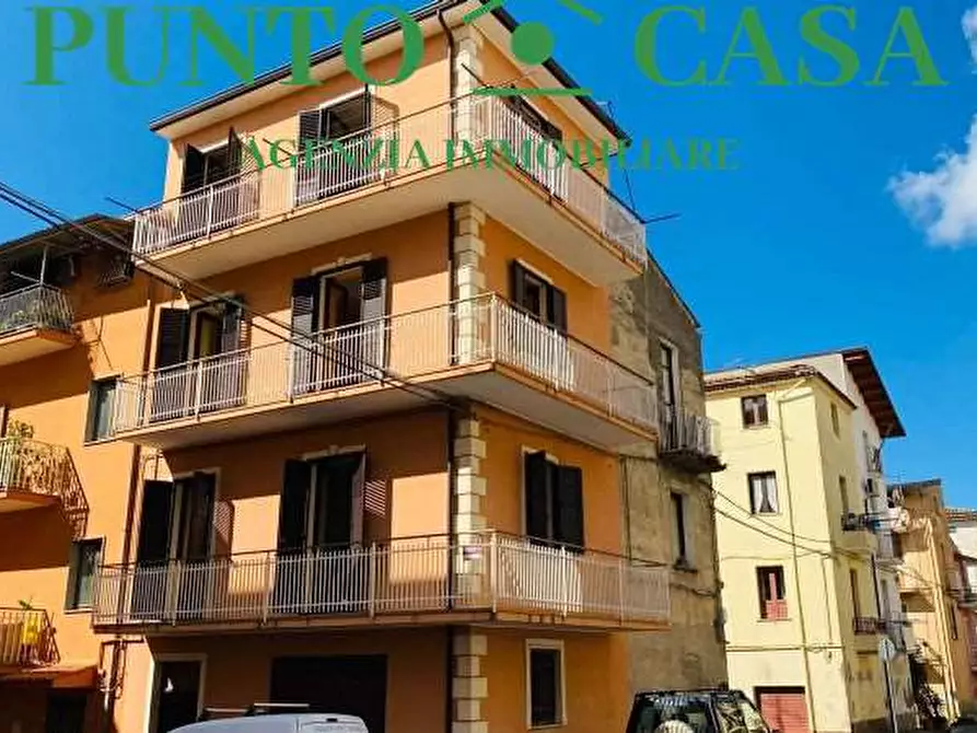 Immagine 1 di Casa indipendente in affitto  a Lamezia Terme