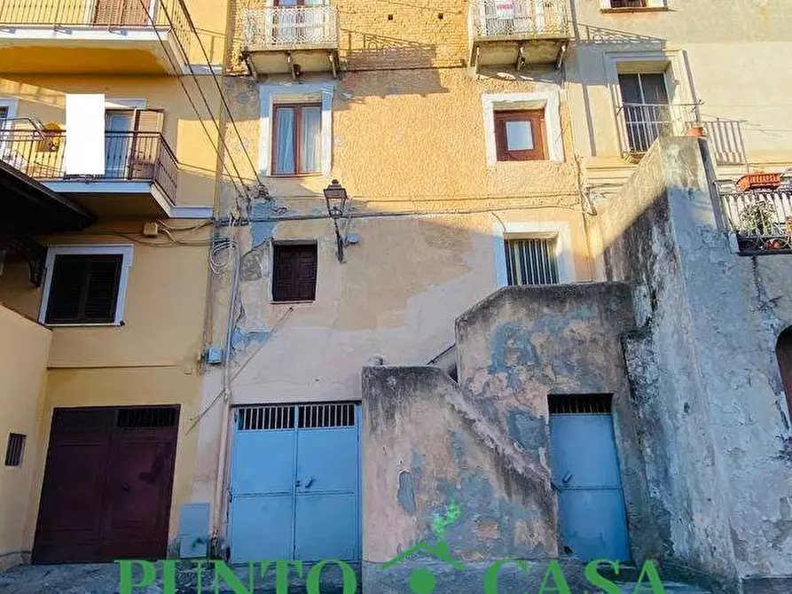 Immagine 2 di Casa indipendente in vendita  in Via Poerio a Lamezia Terme