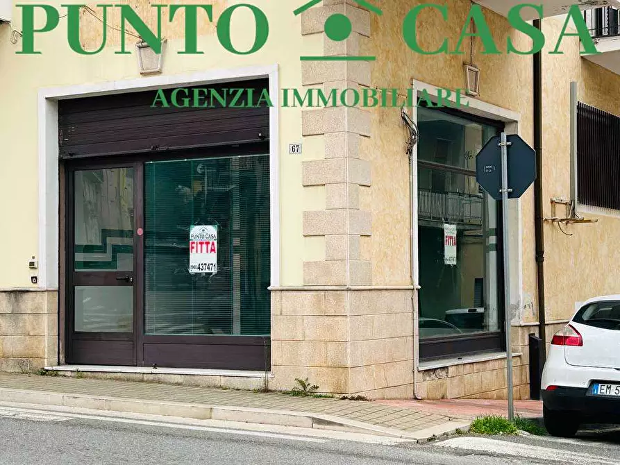 Immagine 1 di Negozio in affitto  in Via delle Terme a Lamezia Terme