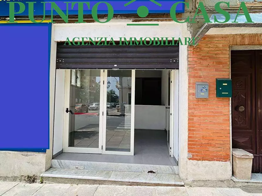 Immagine 1 di Negozio in affitto  in Corso Eroi di Sapri a Lamezia Terme