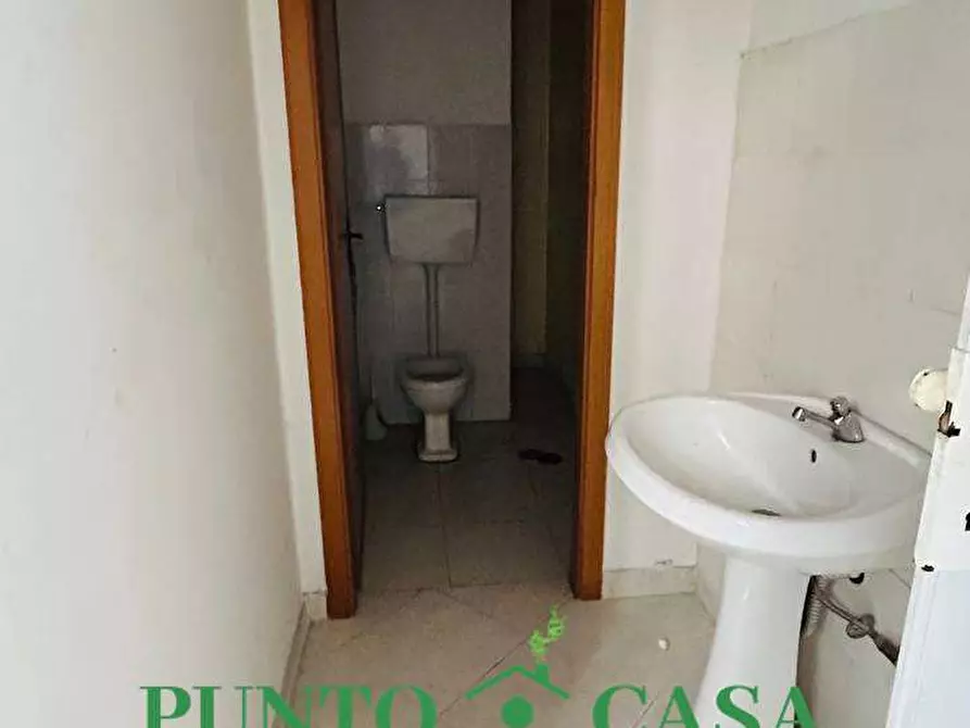 Immagine 9 di Negozio in affitto  in Corso eroi Di Sapri a Lamezia Terme