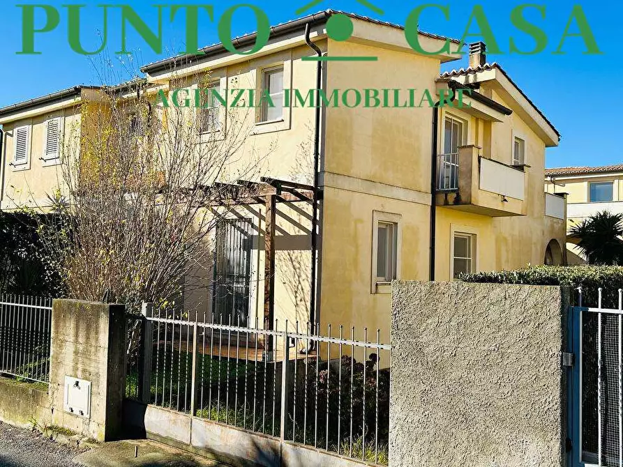 Immagine 1 di Casa bifamiliare in vendita  in Via Maria Luzzo a Lamezia Terme