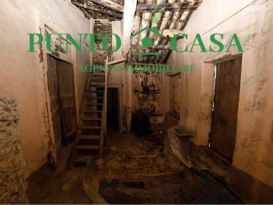 Immagine 37 di Stabile in vendita  in Via Domenico Porchio a Lamezia Terme