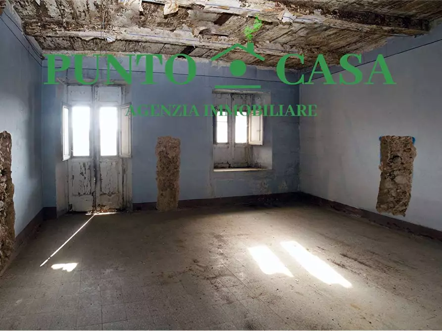 Immagine 41 di Stabile in vendita  in Via Domenico Porchio a Lamezia Terme