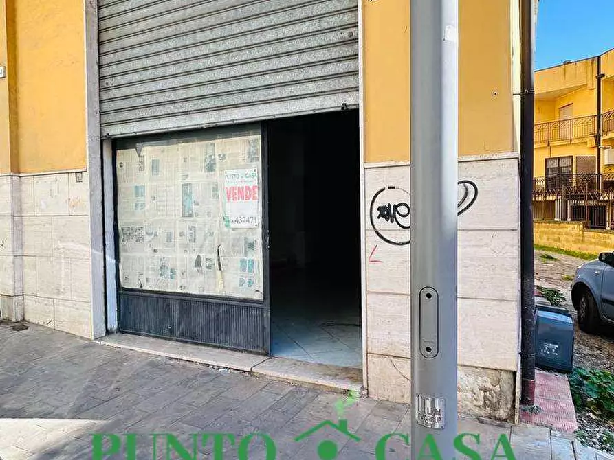 Immagine 10 di Magazzino in vendita  in Via Adda a Lamezia Terme