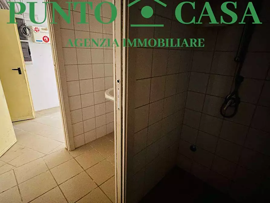 Immagine 19 di Magazzino in affitto  in Via Gaileri a Lamezia Terme