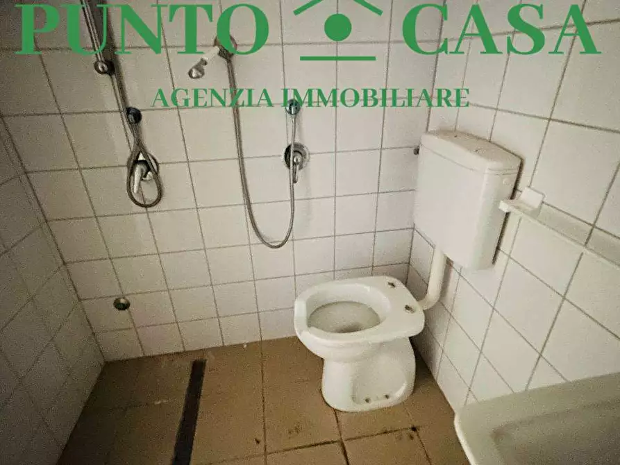 Immagine 12 di Magazzino in affitto  in Via Gaileri a Lamezia Terme