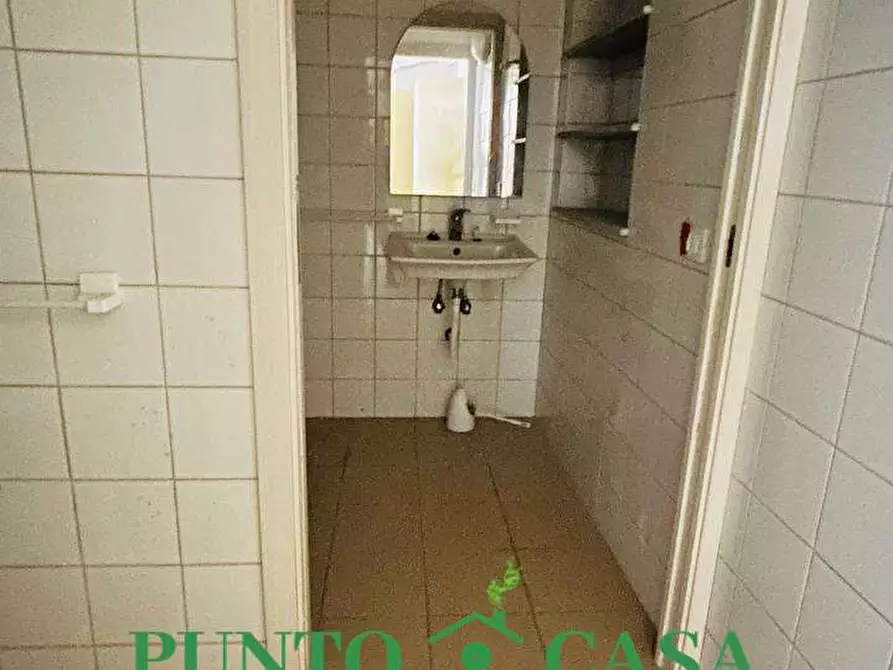 Immagine 11 di Magazzino in affitto  in Via Gaileri a Lamezia Terme