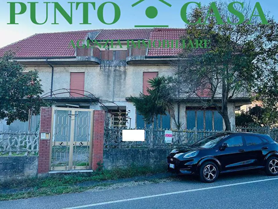 Immagine 23 di Stabile in vendita  in Via Papa Luciani  39 a San Pietro A Maida