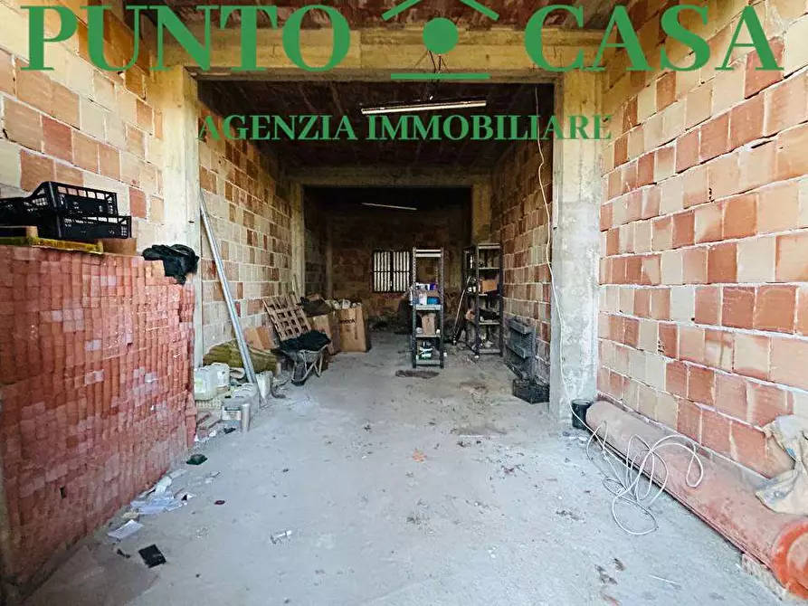 Immagine 30 di Stabile in vendita  in Via Papa Luciani  39 a San Pietro A Maida