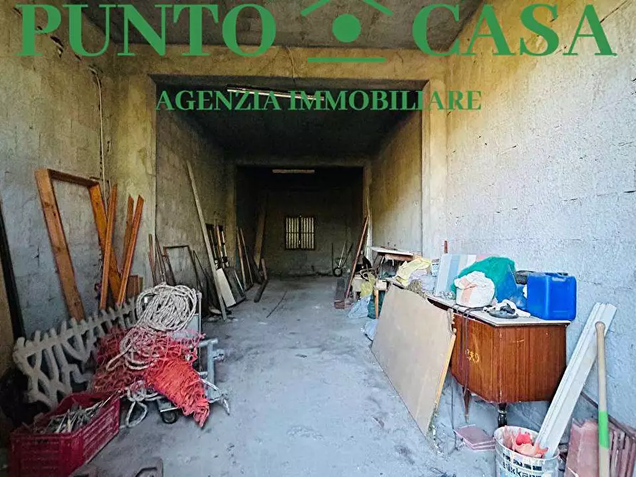 Immagine 31 di Stabile in vendita  in Via Papa Luciani  39 a San Pietro A Maida