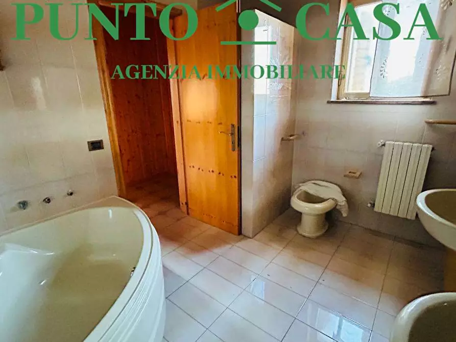 Immagine 35 di Stabile in vendita  in Via Papa Luciani  39 a San Pietro A Maida