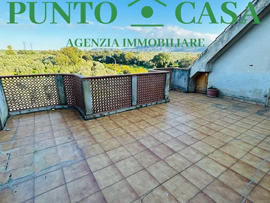 Immagine 10 di Stabile in vendita  in Via Papa Luciani  39 a San Pietro A Maida