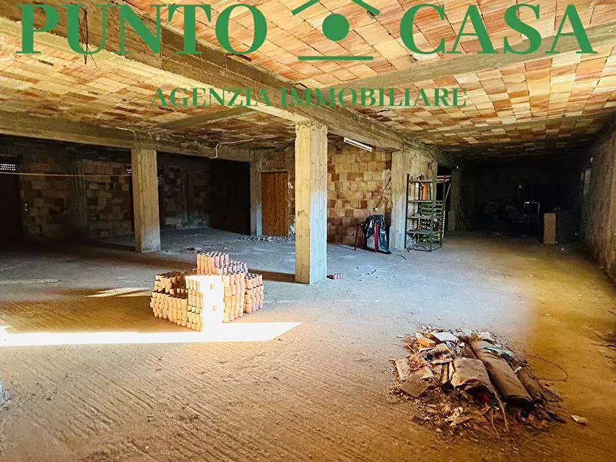 Immagine 38 di Stabile in vendita  in Via Papa Luciani  39 a San Pietro A Maida