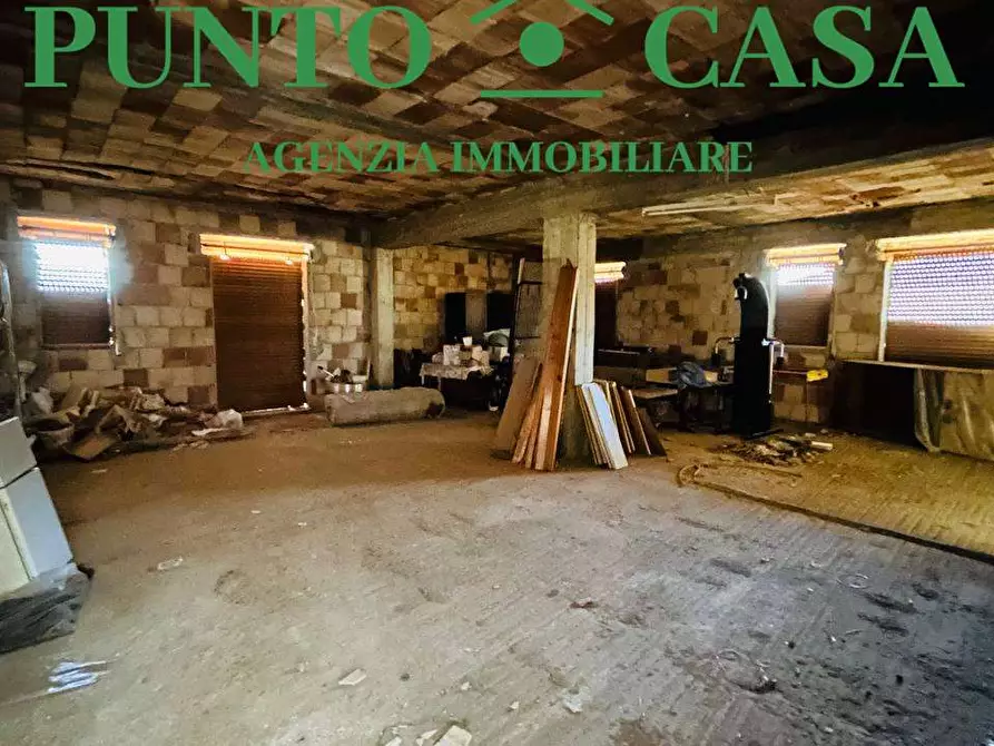 Immagine 21 di Stabile in vendita  in Via Papa Luciani  39 a San Pietro A Maida