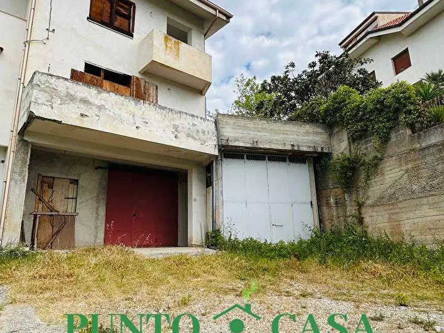 Immagine 39 di Casa bifamiliare in vendita  in Via Canneto a Lamezia Terme