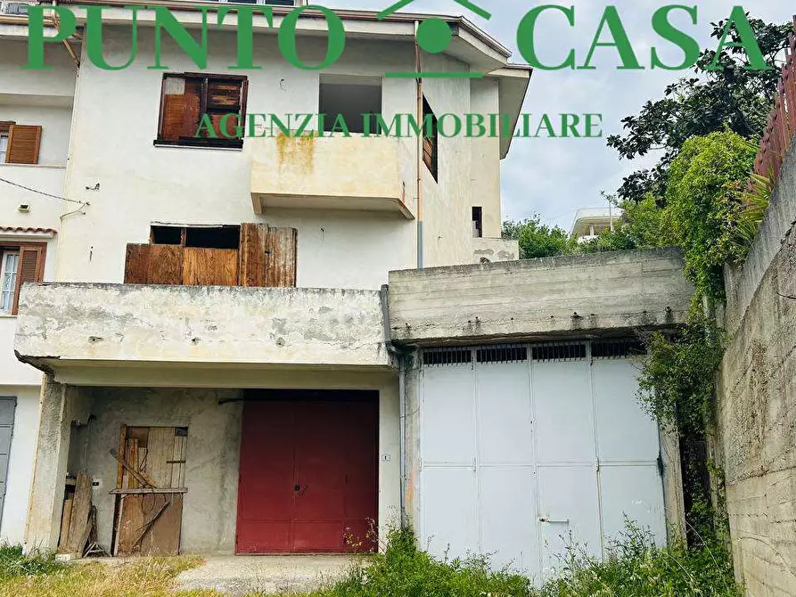 Immagine 41 di Casa bifamiliare in vendita  in Via Canneto a Lamezia Terme