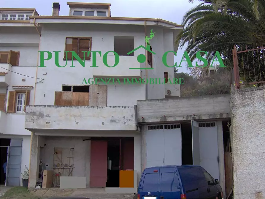 Immagine 43 di Casa bifamiliare in vendita  in Via Canneto a Lamezia Terme