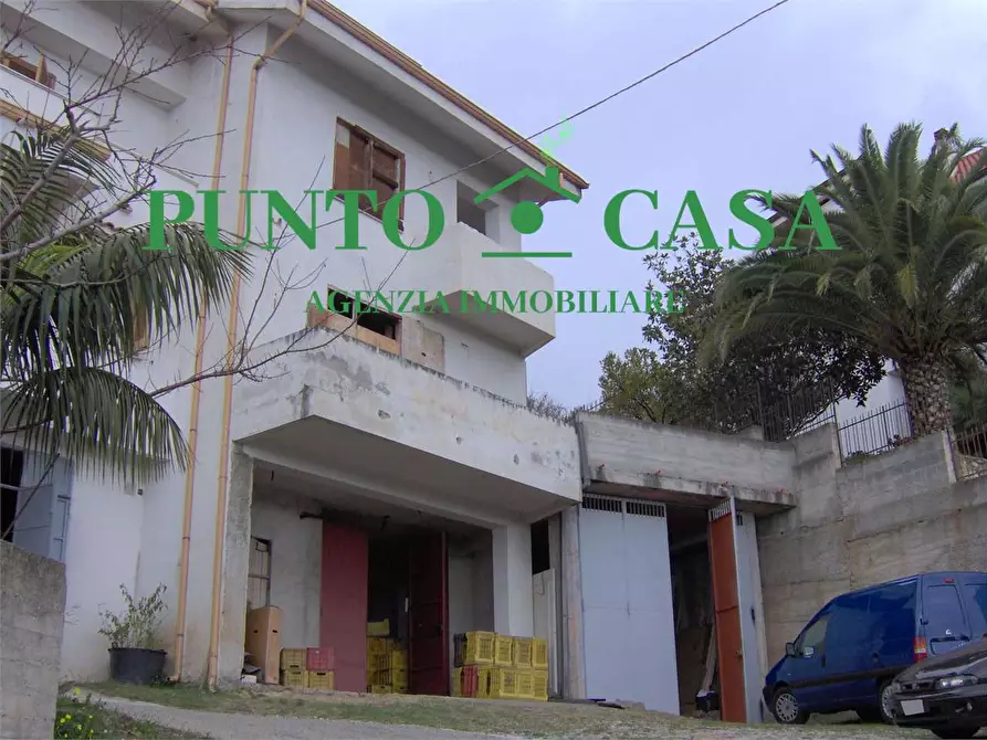 Immagine 44 di Casa bifamiliare in vendita  in Via Canneto a Lamezia Terme