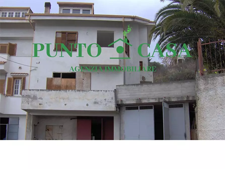 Immagine 46 di Casa bifamiliare in vendita  in Via Canneto a Lamezia Terme