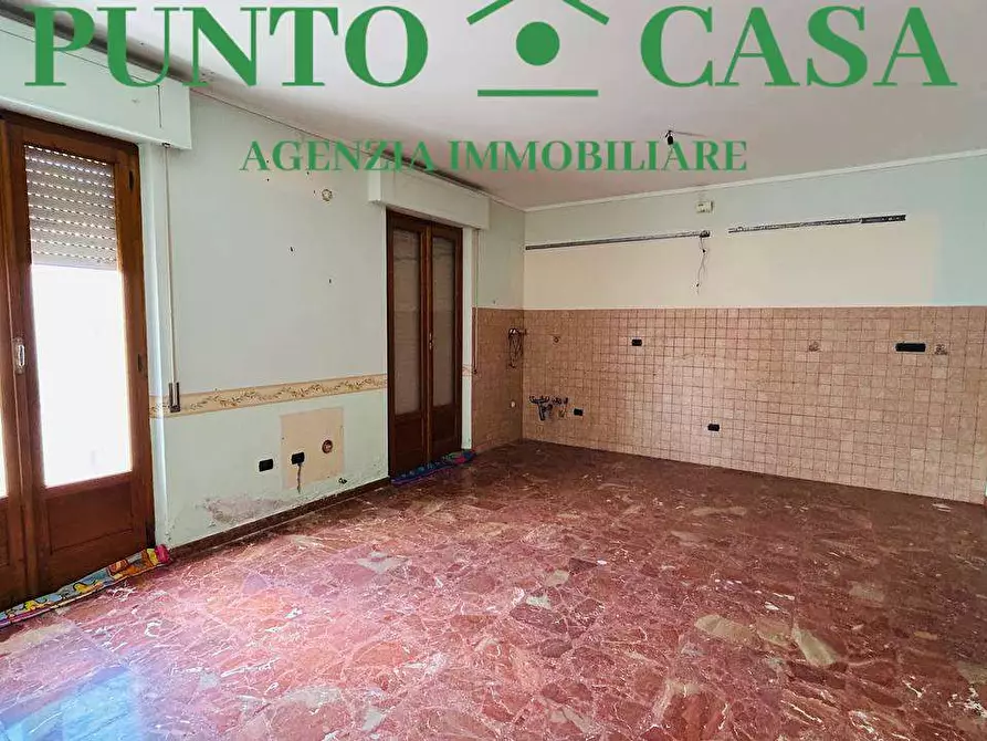Immagine 13 di Stabile in vendita  in Via Zanotti Bianco a Lamezia Terme