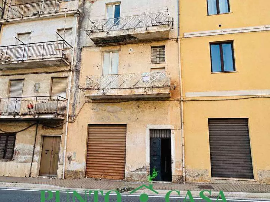 Immagine 20 di Stabile in vendita  in Via delle Terme  a Lamezia Terme