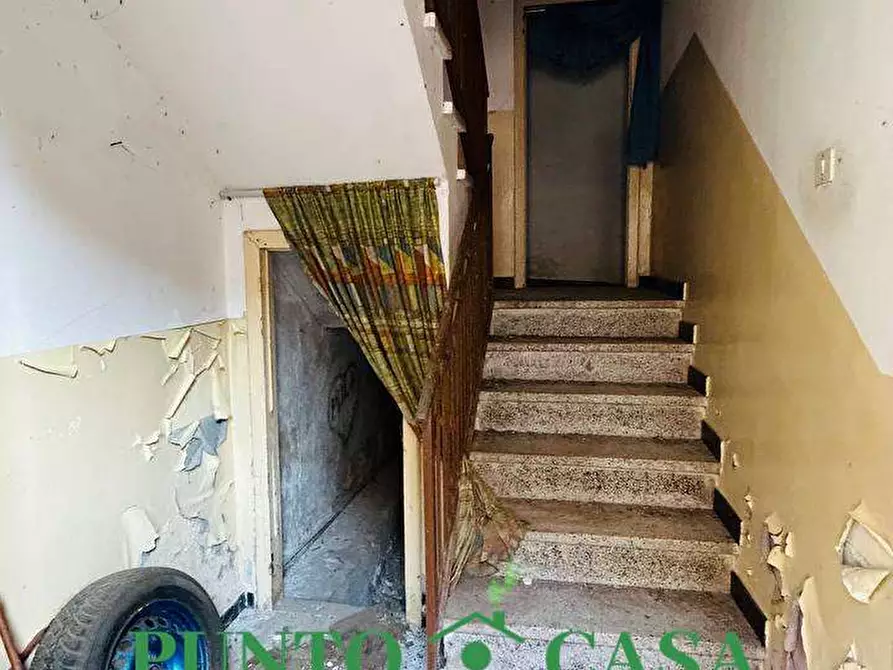 Immagine 25 di Stabile in vendita  in Via delle Terme  a Lamezia Terme