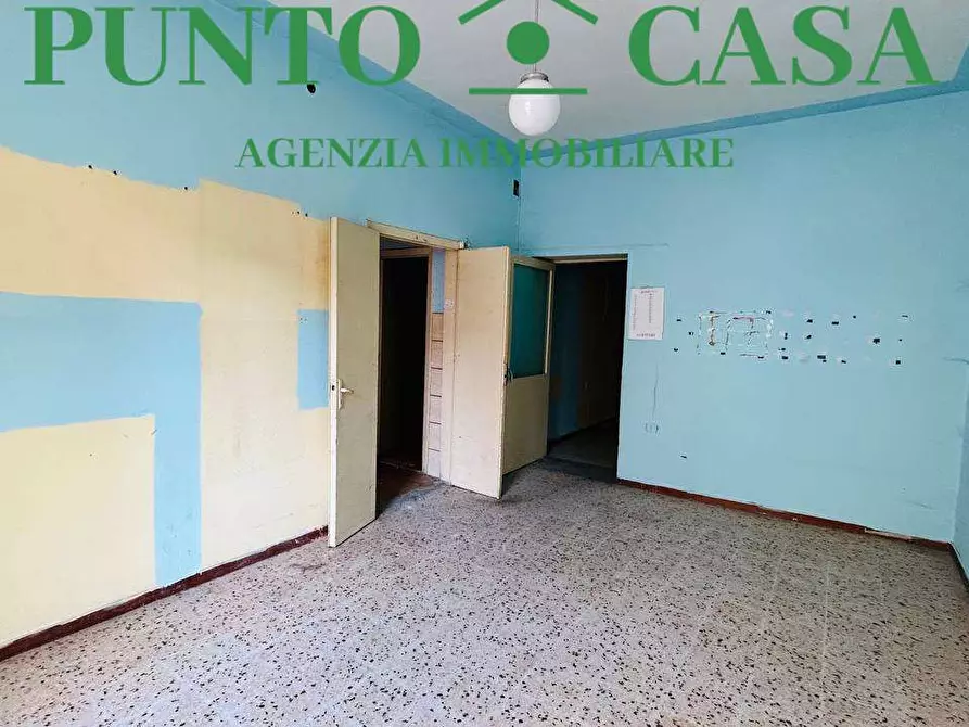 Immagine 11 di Stabile in vendita  in Via delle Terme  a Lamezia Terme