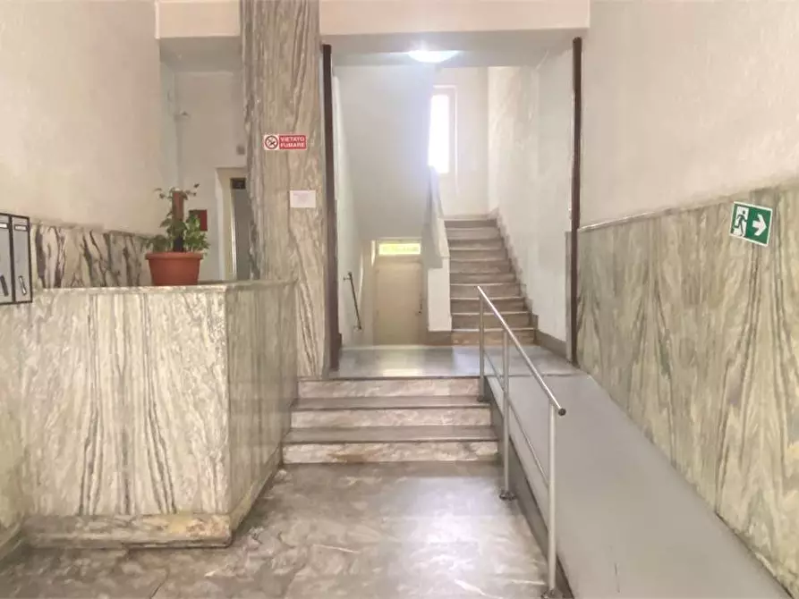 Immagine 3 di Ufficio in affitto  a Cagliari