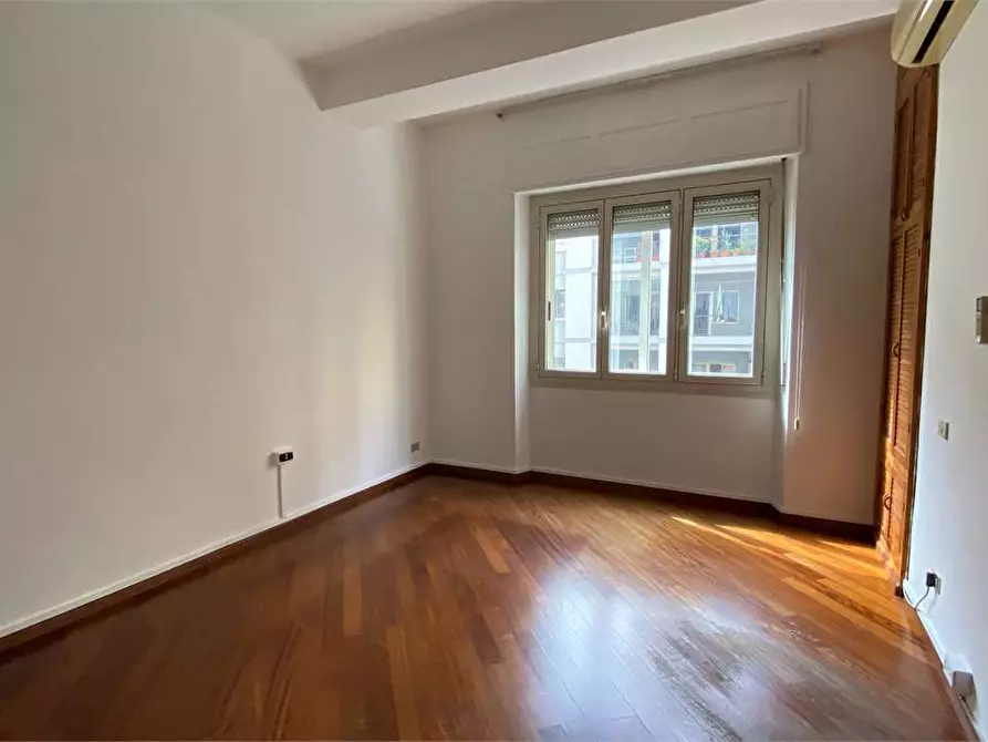 Immagine 16 di Ufficio in affitto  a Cagliari